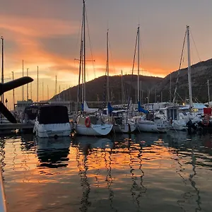 Experience Fantastique De Berce Par La Pres De Barcelone Hotel en barco